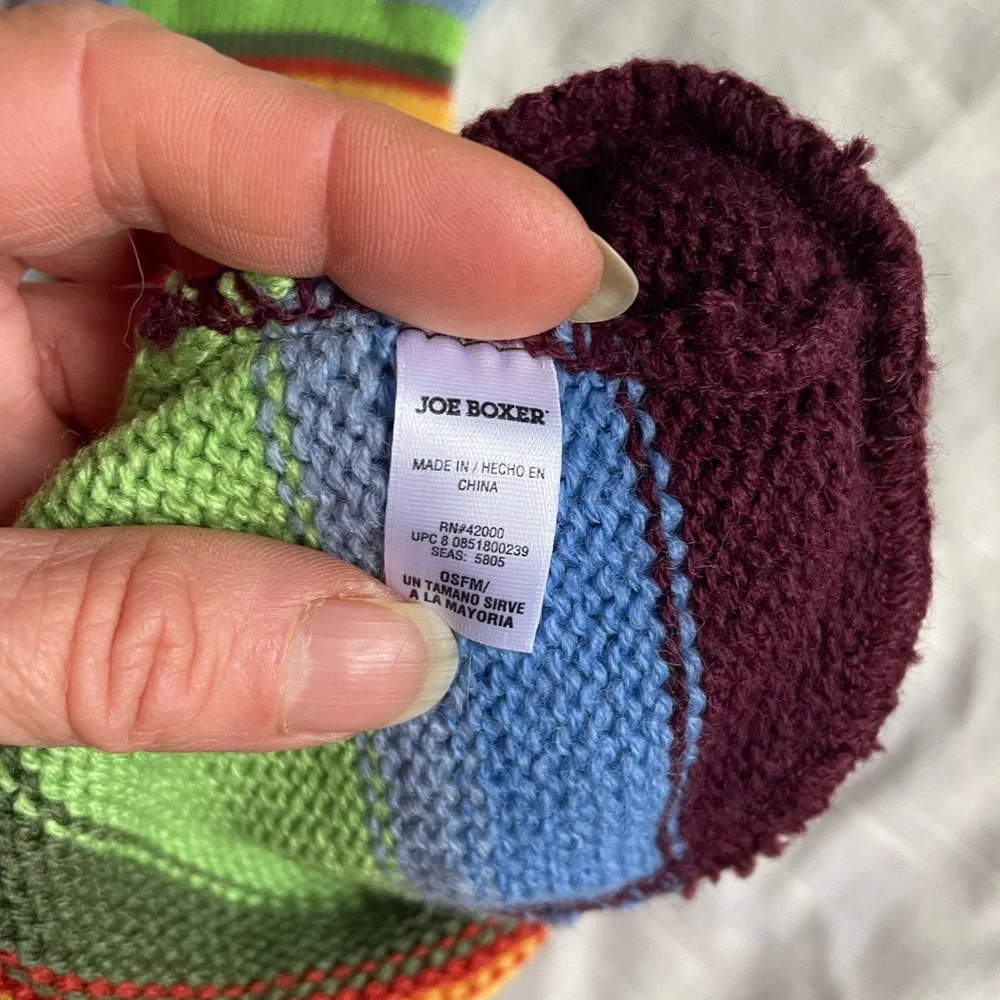 Ladies winter beanie style hat and matching gloves 🧤 Bright color multi-stripes - Picture 6 of 6